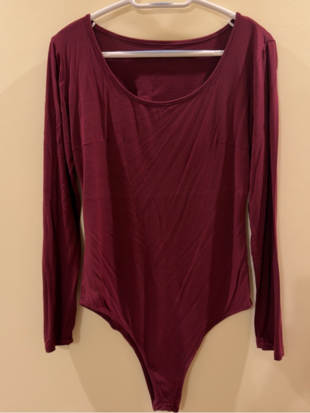 Long-Sleeve Scoop Neck Bodysuit in Wine